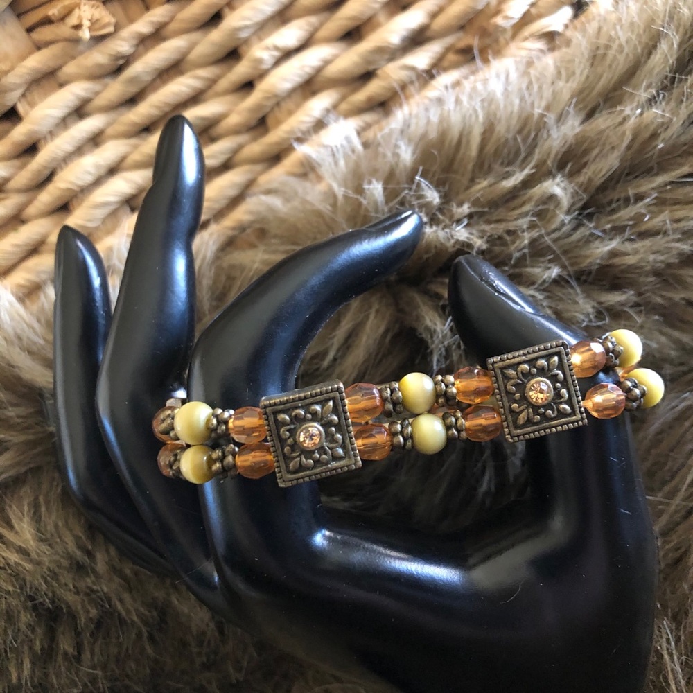 Brass tone link amber glass stone stretch bracelet
